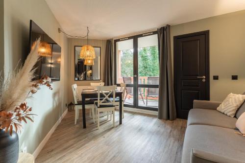 MC Tourisme - Splendide & cosy appartement avec piscine, tennis & parking