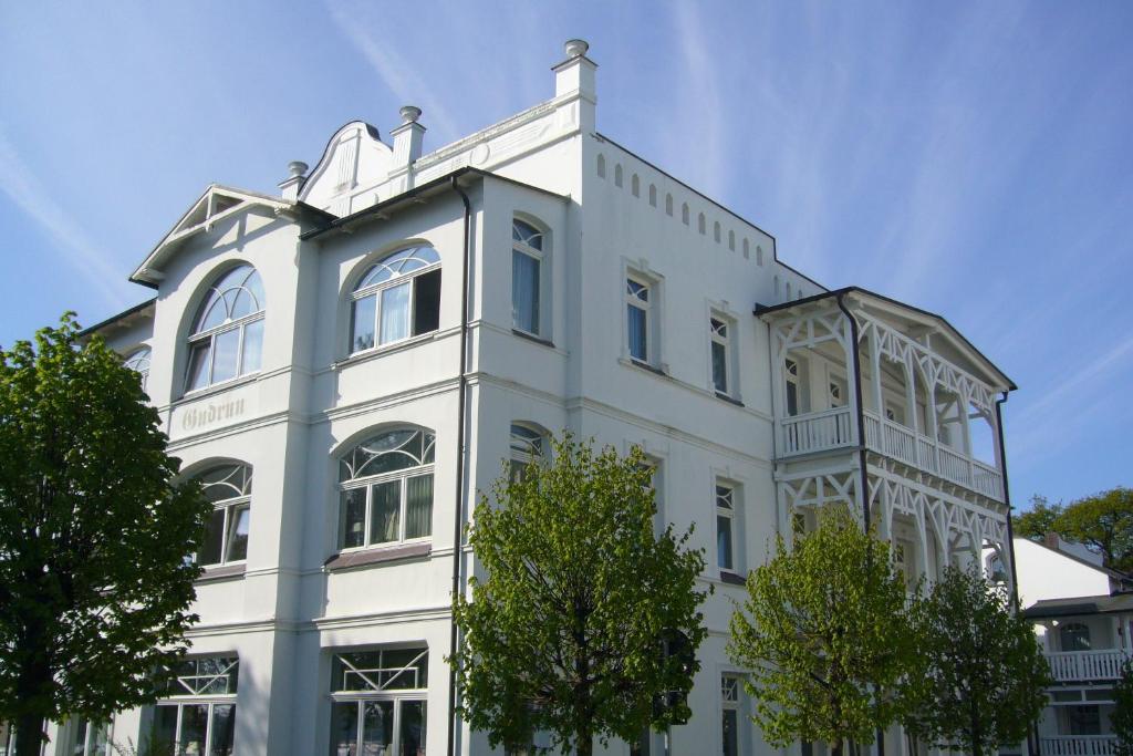 Meerblick-Appartement Villa Gudrun Strandpromenade 43, 18609 Binz