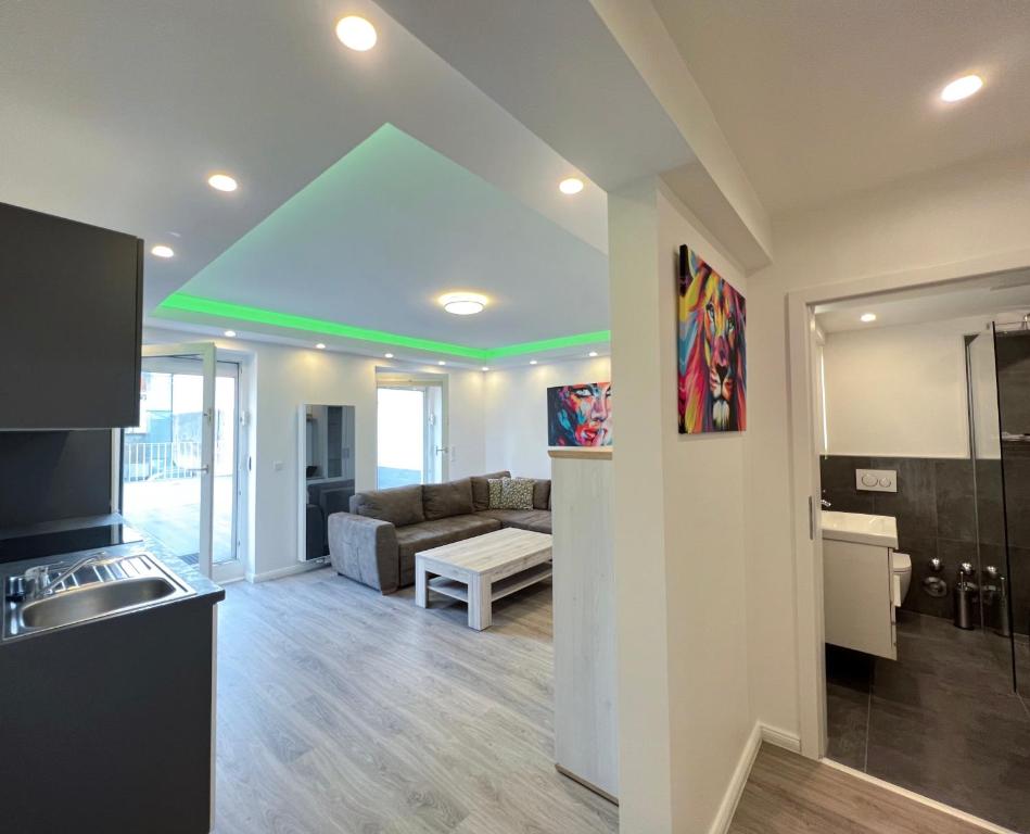 MEGA 70qm Terrasse - 2 Zimmer Altstadt Düsseldorf City 40 Bolkerstraße, 40213 Düsseldorf