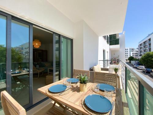Meia-Praia Beach & Town Marina Apartment