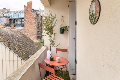 MELI MELAINE - Appartement 3 chambres avec balcon centre historique