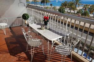 Appartement Menton, 2 pièces face à la mer, 2 minutes à pied du centre-ville. Résidence l'Amirauté A 3 Porte de France 06500 Menton Provence-Alpes-Côte d\'Azur