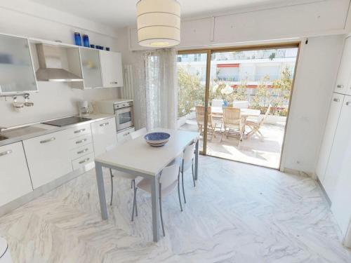 Appartement Appartement Menton, 3 pièces, 6 personnes - FR-1-196-165 17, Porte de France Menton