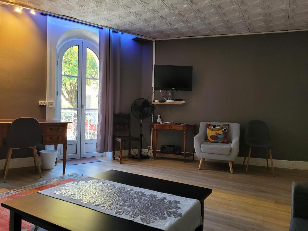 Menton Cosy 2 pièces rénové avec Parking