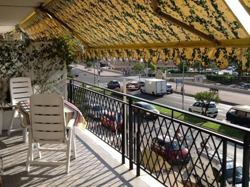 Menton smartworking and relax on the beach, seaview