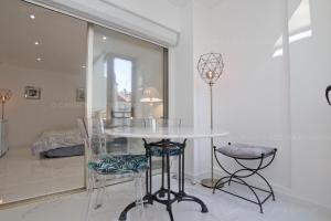 Appartement Meridien Pulp des Frères Pradignac, 1 06400 Cannes Provence-Alpes-Côte d\'Azur