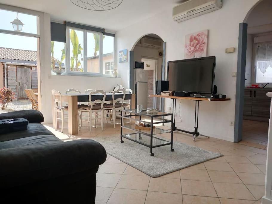 Appartement Meublé 3 étoiles dans un petit village du Gers 32 Route des Pyrénées 32730 Villecomtal-Sur-Arros