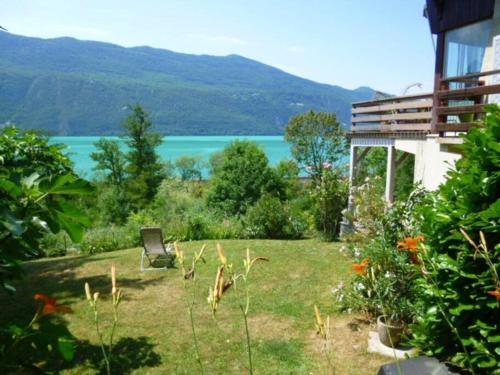 Meublé avec jardin au bord lac du Bourget