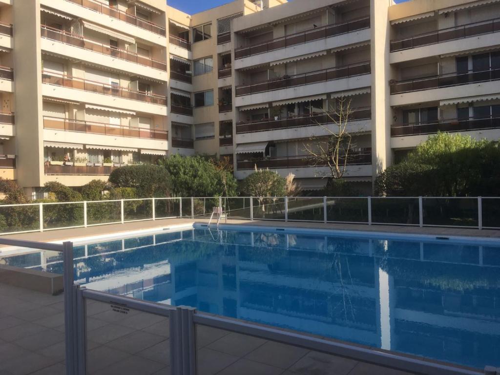 Appartement Meublés de Tourisme Beaulieu Les gentianes 3 Boulevard du Maréchal Joffre 06310 Beaulieu-sur-Mer