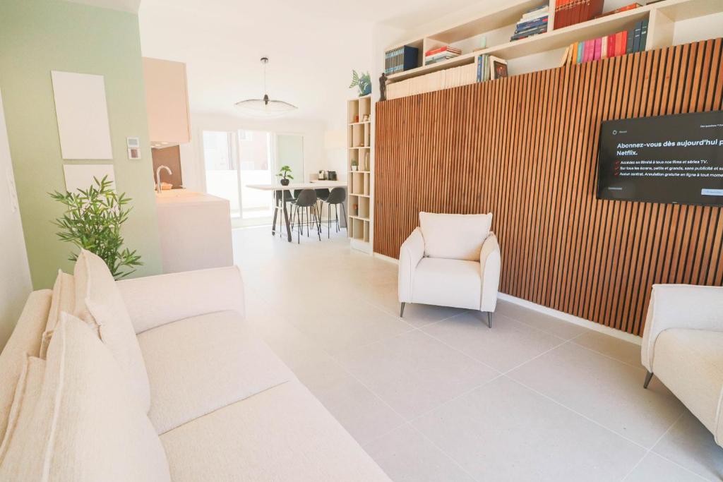 Appartement MEYNADIER Renovated designer apartment with rooftop in Cannes 9 Rue Meynadier 06400 Cannes