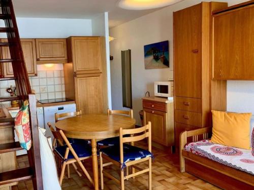 Appartement Mèze, 2 pièces, 4 personnes - FR-1-604-30 Mèze france