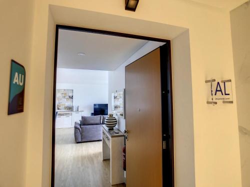 MightyMike Apartment by MHM