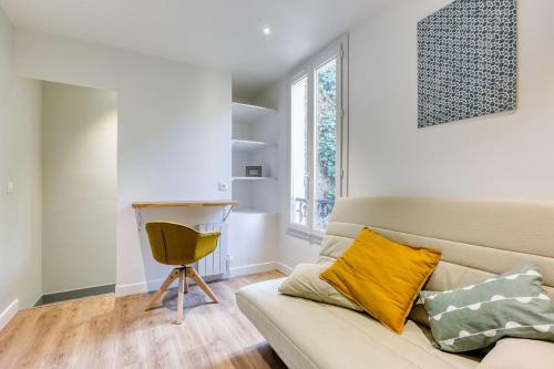 Mignon studio à 150m du RER C et proche Paris