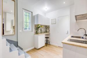 Mignon studio à 150m du RER C et proche Paris