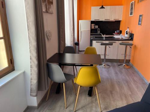 Millau Superbe Studio 35m2 Centre ville calme et Ajouré