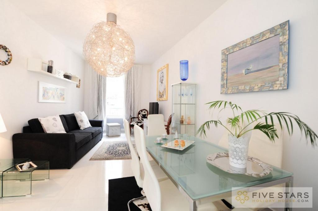 Appartement Mini Suite Bijou - Five Stars Holiday House 3 rue André Poullan, Nice 06000 06000 Nice