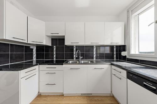 Mirabeau- 8 Places- Free Parking Gratuit-Wifi