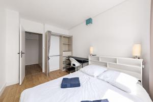 Mirabeau- 8 Places- Free Parking Gratuit-Wifi
