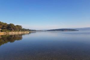 Miramare appartement pieds dans l eau vue mer féerique 180° féerique