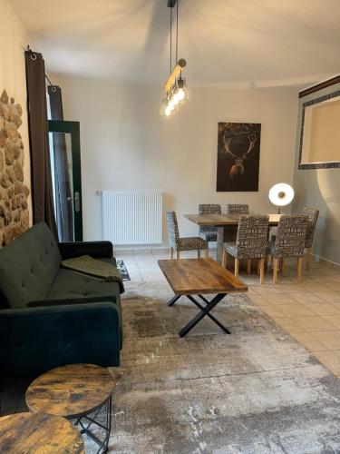 Mitten in der Natur : Ferienwohnung mit 3 Schlafzimmern, neu eingerichtet