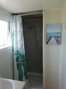 Mobilhome en pleine campagne avec vue mer