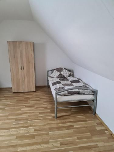 Möbilierte Wohnung in Wolfsburgs Zentrum 2 OG