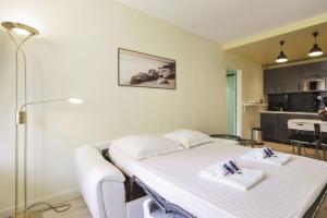 Modern 1br with terrace 5 min from Biarritzs Grande Plage Welkeys