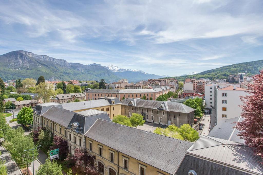 Appartement Modern 1br with terrace and a breathtaking view in Annecy 1 boulevard du Lycée 74000 Annecy