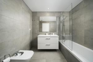 Modern 2 Bed Apartment - Albufeira - Roof Top Pool