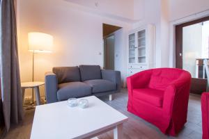 Modern 2 bedroom apartment with lake view, close to cablecar, ski slopes, restaurants and Lake Geneva