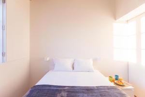 Modern 2BR Duplex Downtown by Art District by LovelyStay