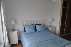 Modern 3 Bedroom Apartment 200m from beach