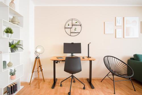 Modern~5*Location~Home Office~Netflix~Free Parking