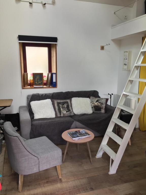 Modern and bright 2BD for 7 guests in Le Marais 75003 Paris