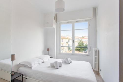 Modern and bright flat in a calm street close to Nice station - Welkeys
