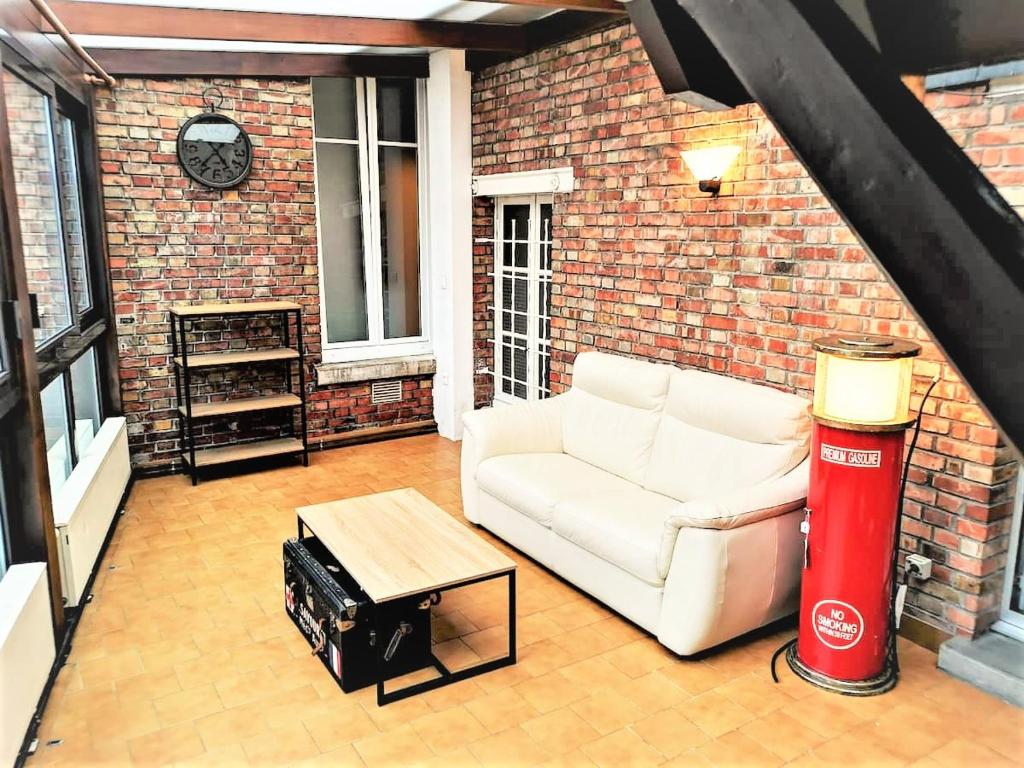 Modern and bright flat with AC and balcony at the heart of Cannes - Welkeys