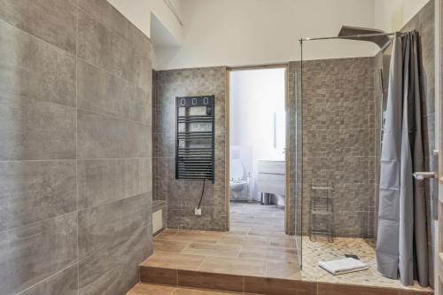 Modern and bright flat with AC and balcony at the heart of Cannes - Welkeys