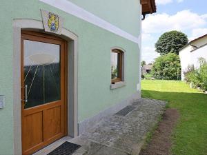 Modern apartment in Eslarn with private garden