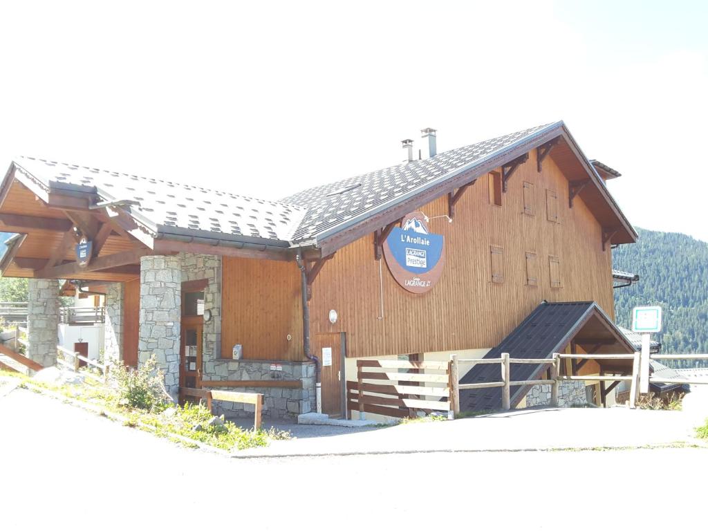 Modern Apartment in Meribel near Ski Area 73550 Méribel