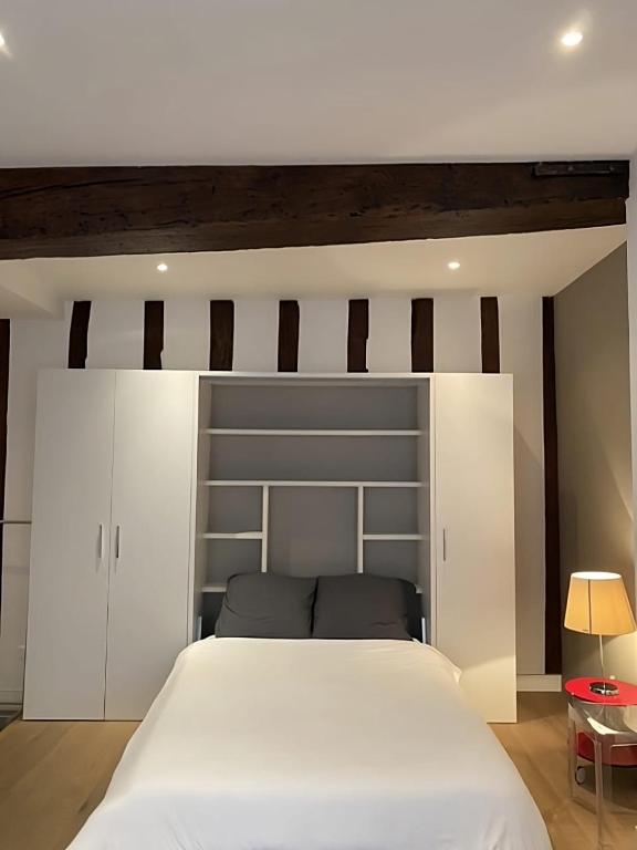Modern Apartment in the Heart of St-Germain 17 Rue Guisarde, 75006 Paris