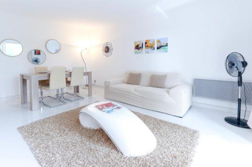 Modern apartment with 2 terraces pool tennis and parking - BENAKEY