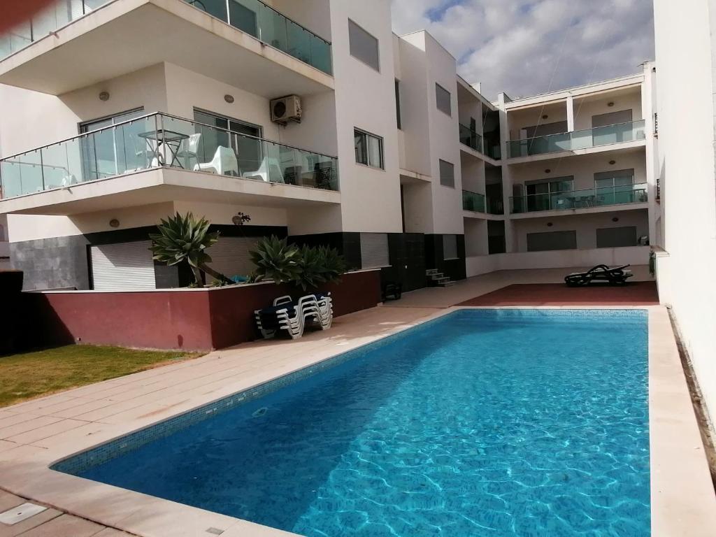 Modern apartment with sunny south facing terrace Beco Almeida Garrett N.3 1A, 8200-272 Albufeira