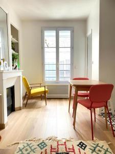 Modern Appartement w/ Tour Eiffel View in the 7th