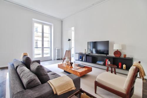 Modern Apt 3BDR/3BATH - Louvre Museum/Tuileries