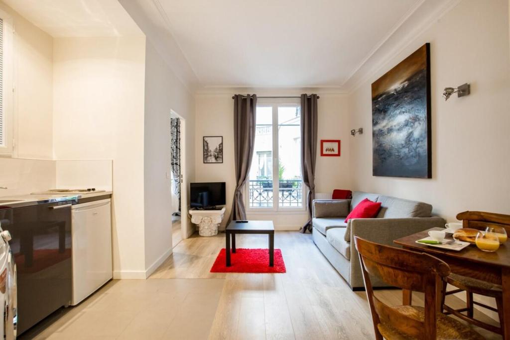 Modern arty flat close to Saint-Germain des Près Paris