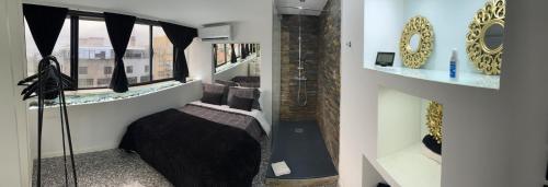 Modern & Central 3 minutes from the River