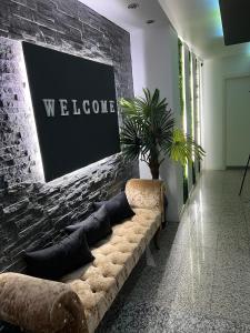 Modern & Central 3 minutes from the River