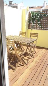 Modern Cosy Flat with Terrace in Campo de Ourique.