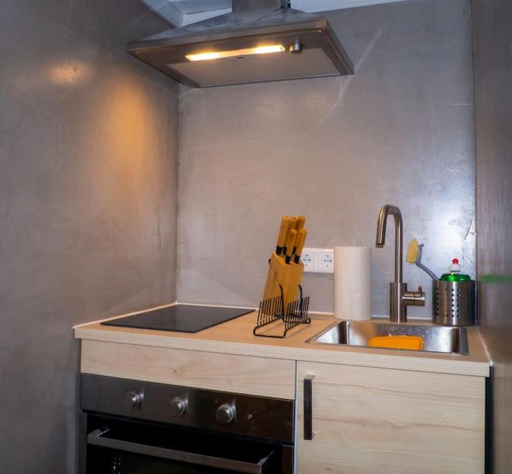 Modern Cozy apt. -with 2 TV, Netflix and work desk 5 Vorrathstraße, 45139 Essen