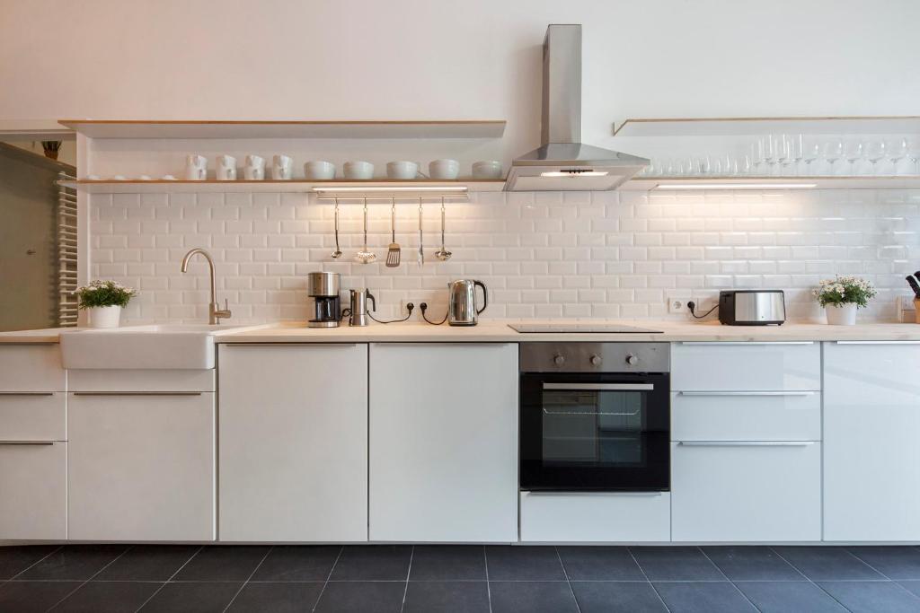 Modern Design Apartment Dolziger Straße, 10247 Berlin